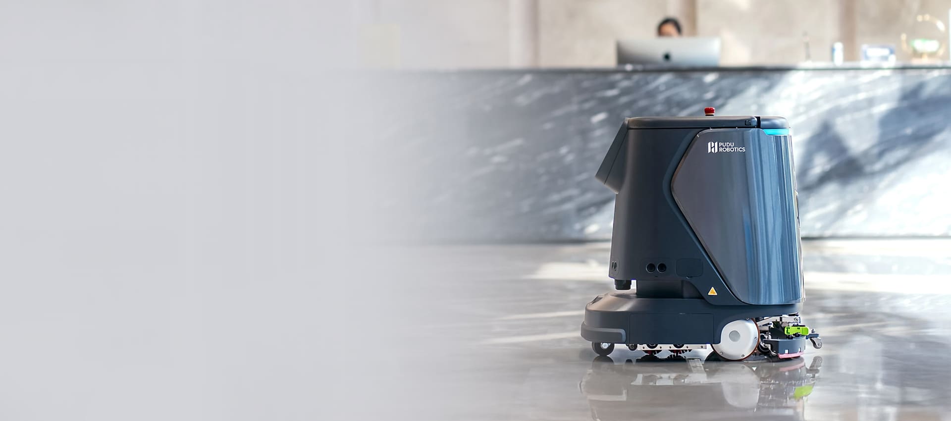 Autonomer Reinigungsroboter im Einsatz in Industrie und Gewerbe